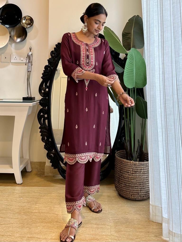 Wine Noor Cutwork Set - Image 4