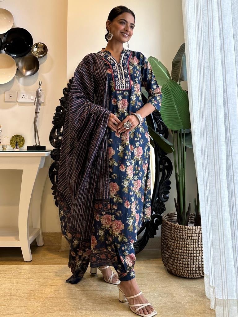 Jeet Navy Floral Afghan Set