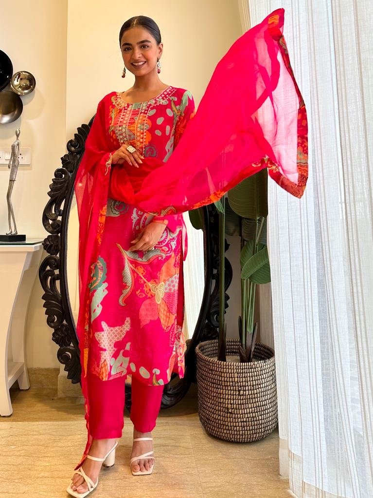 Bright Pink Floral Chinnon Sets