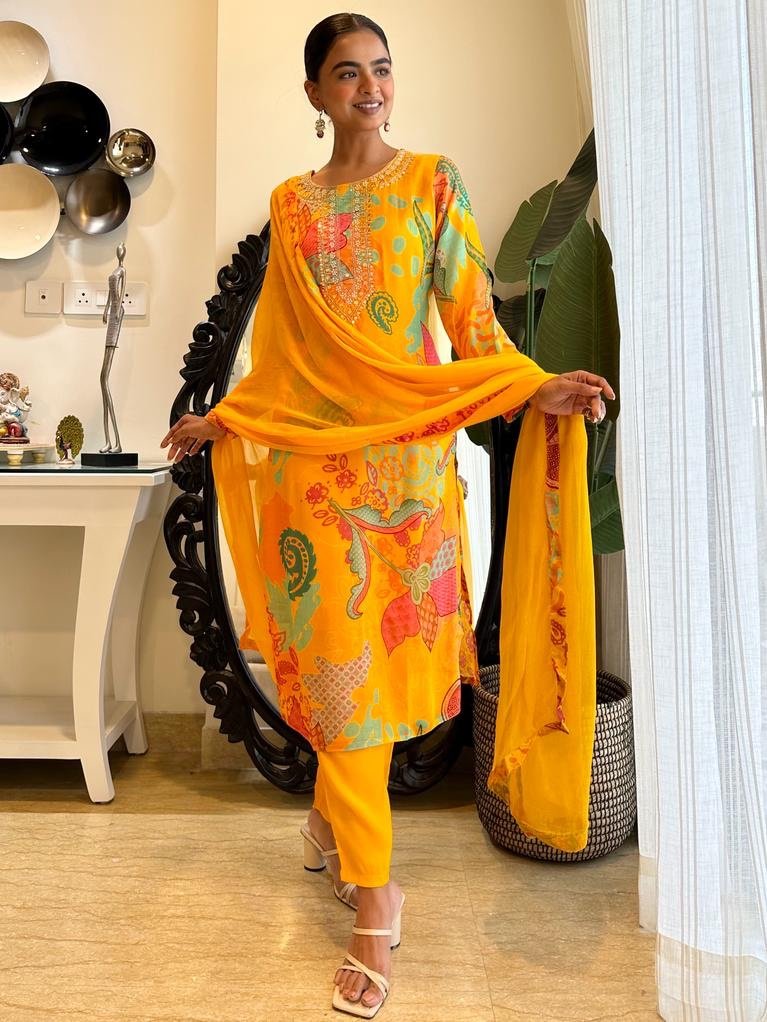Bright Yellow Floral Chinnon Set