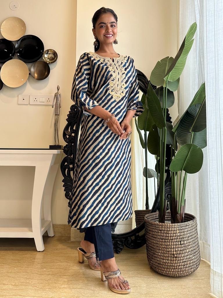 Navy Muslin Leheriya Set - Image 2
