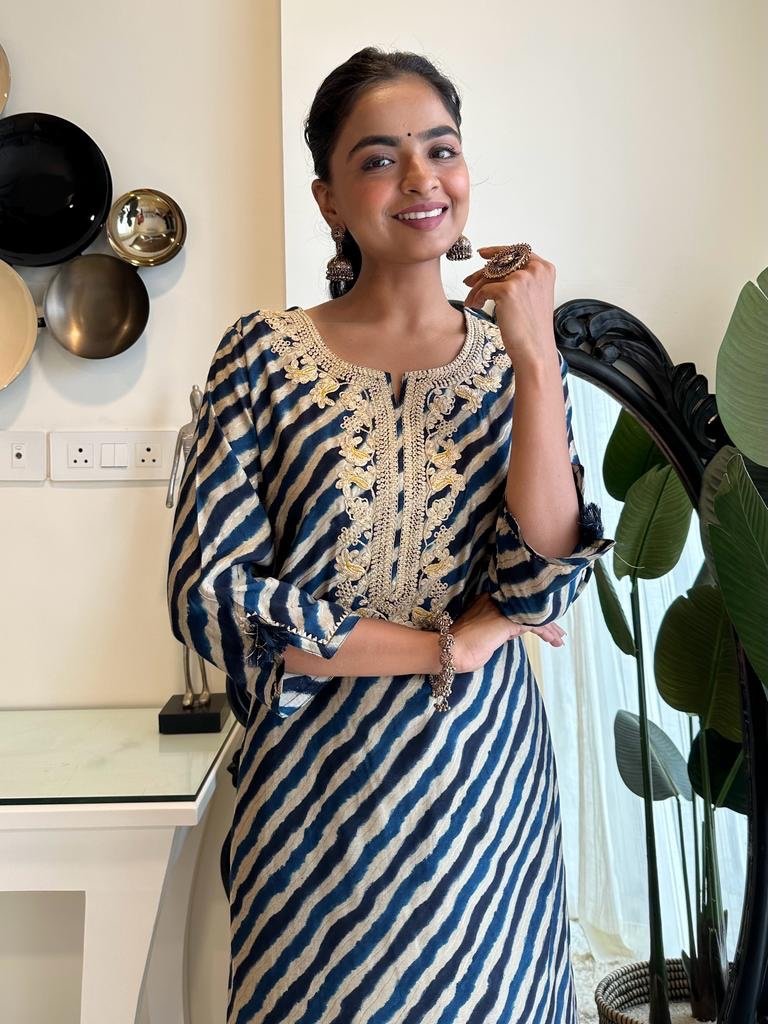 Navy Muslin Leheriya Set - Image 3