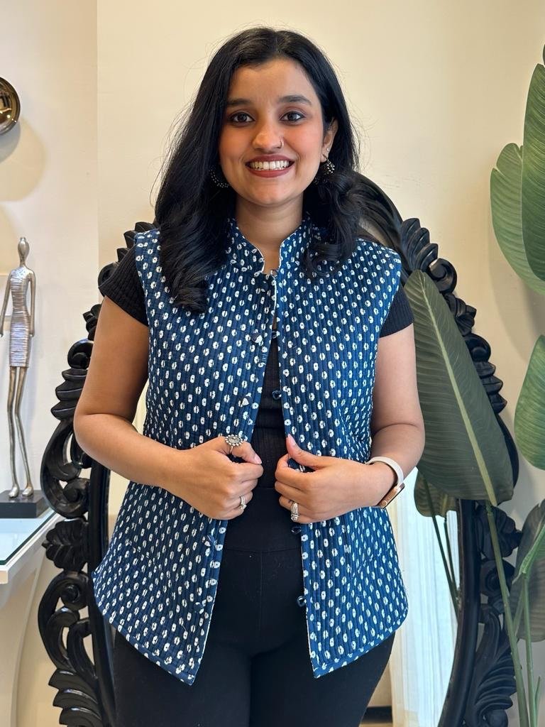 Reversible Quilted Sleeveless Jacket- Indigo - Image 5