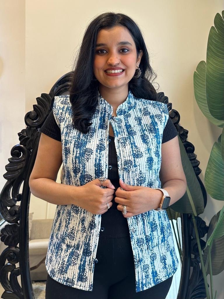 Reversible Quilted Sleeveless Jacket- Indigo - Image 4