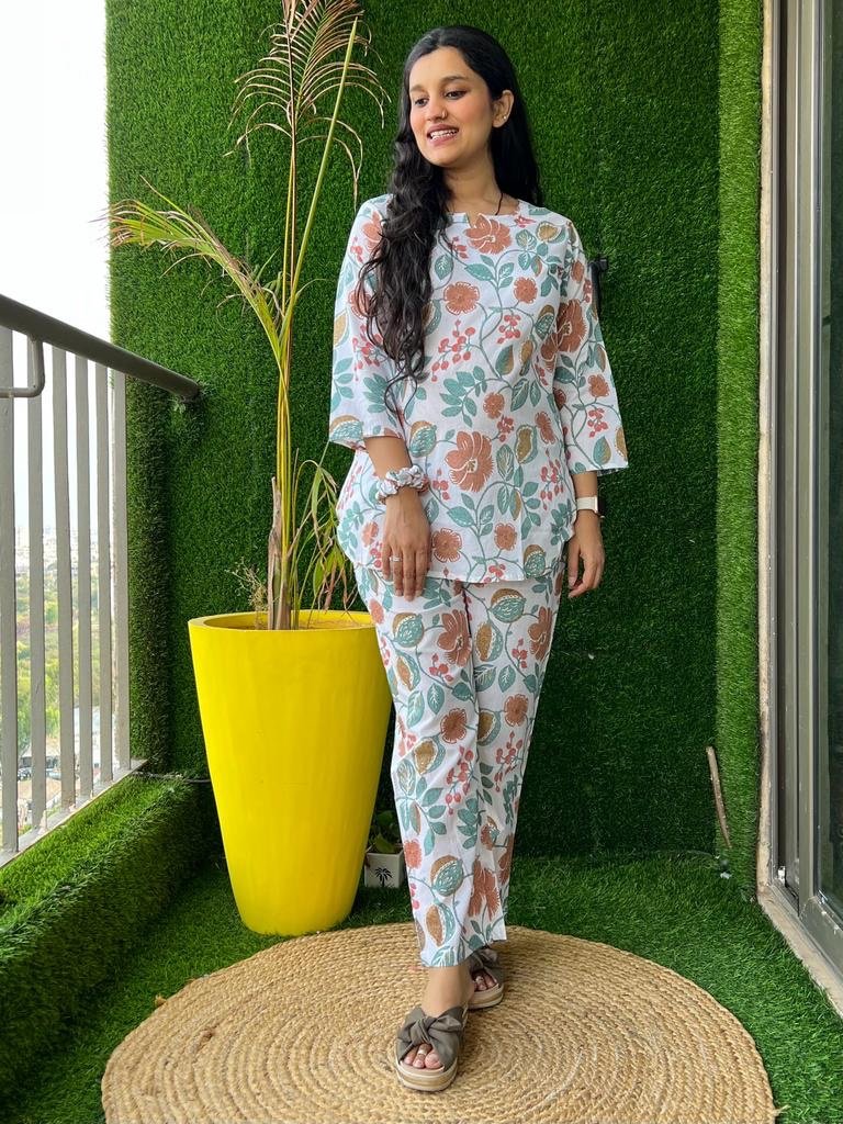 Cotton Lounge Set- White Big Floral - Image 3
