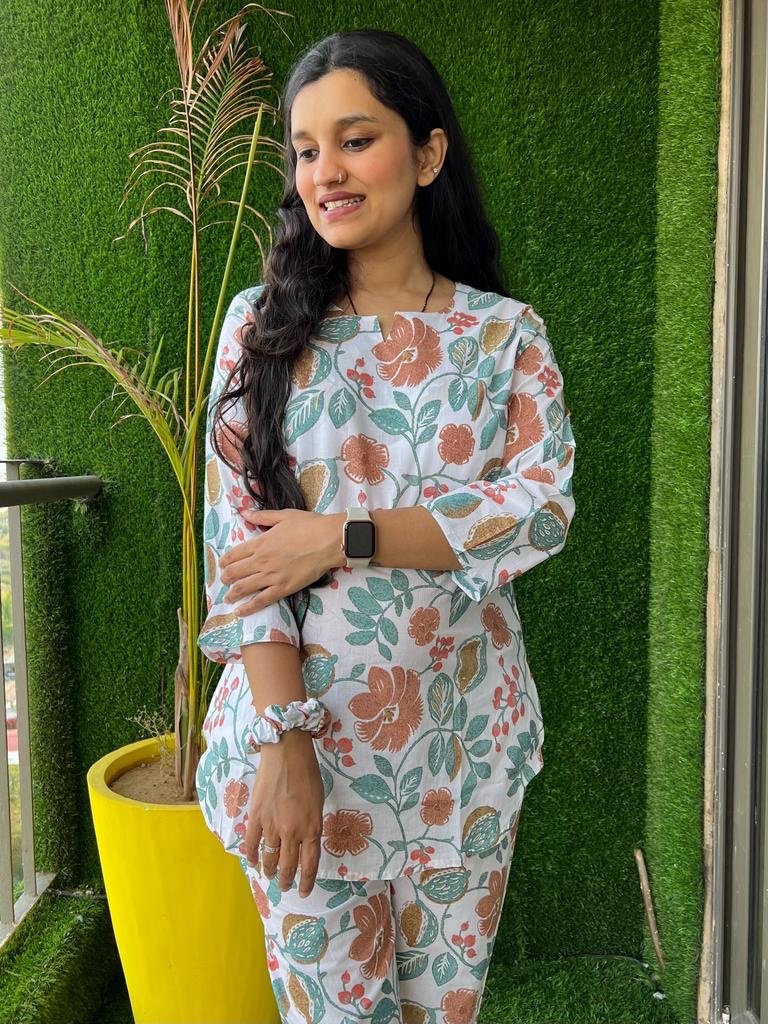 Cotton Lounge Set- White Big Floral - Image 2
