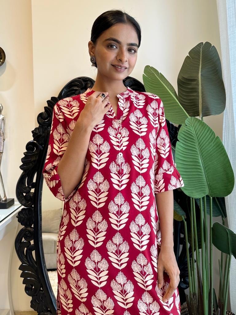 Weekend Rayon Kurta- Red Big Boota - Image 2
