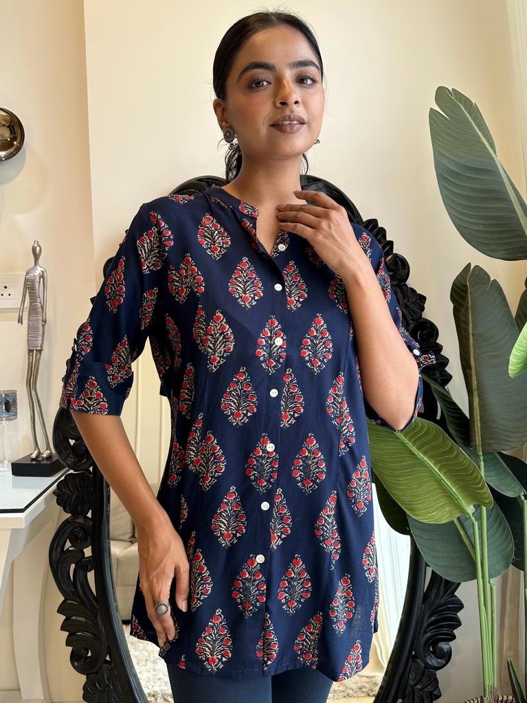 Weekend Rayon Short Kurta- Navy Boota - Image 2