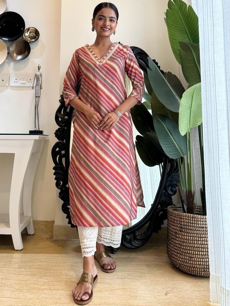Muslin V-Neck Kurta- Red Brown