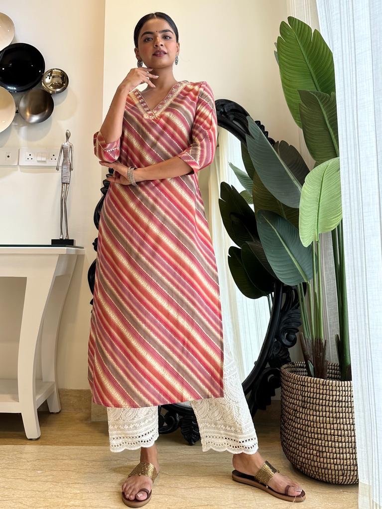 Muslin V-Neck Kurta- Red Brown - Image 3