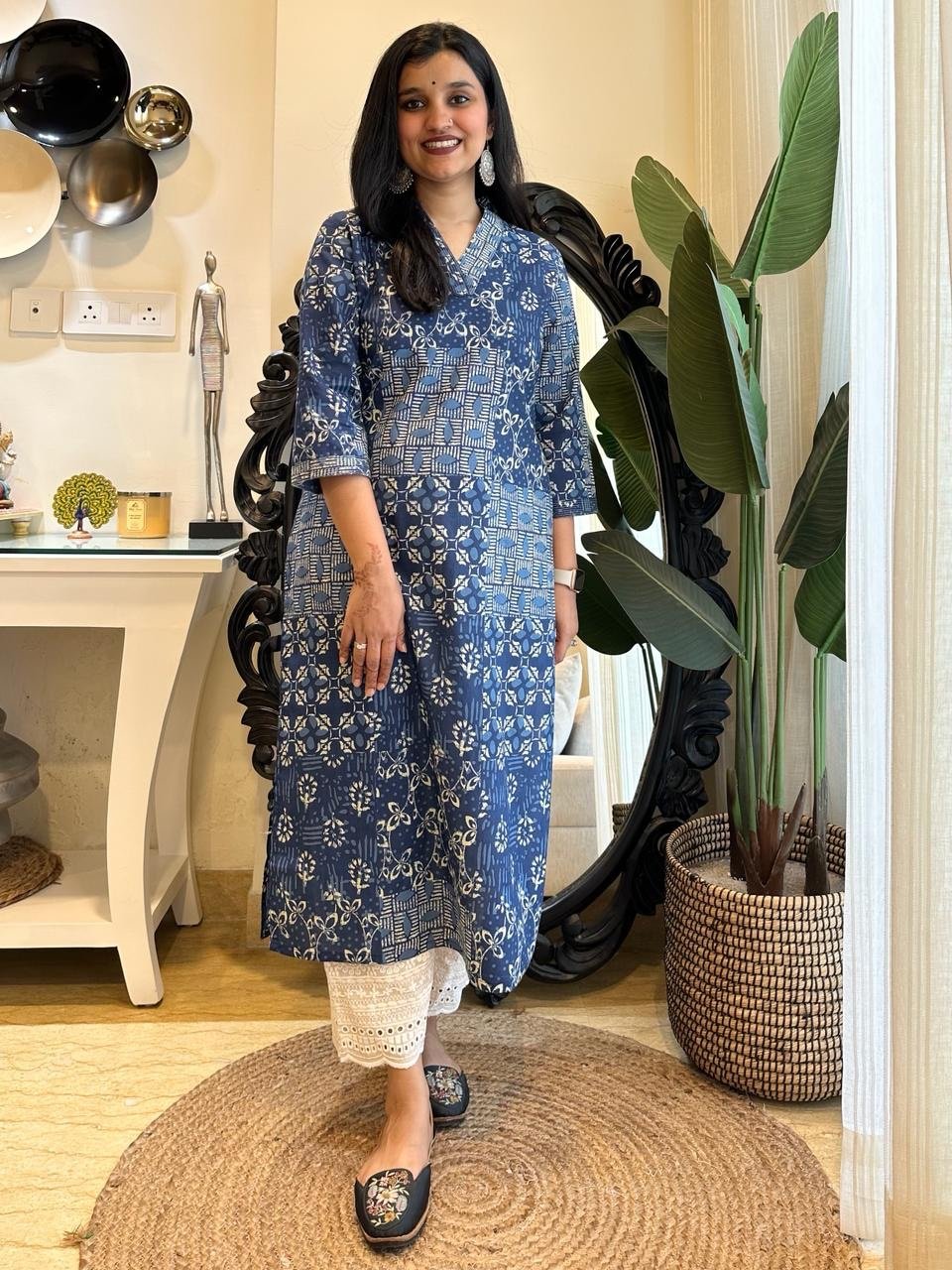 V-Neck Cotton Kurta- Indigo Patch - Image 3