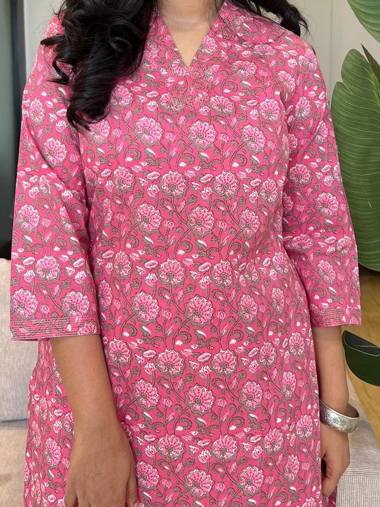 V Neck Cotton Kurta- Pink Florals - Image 4