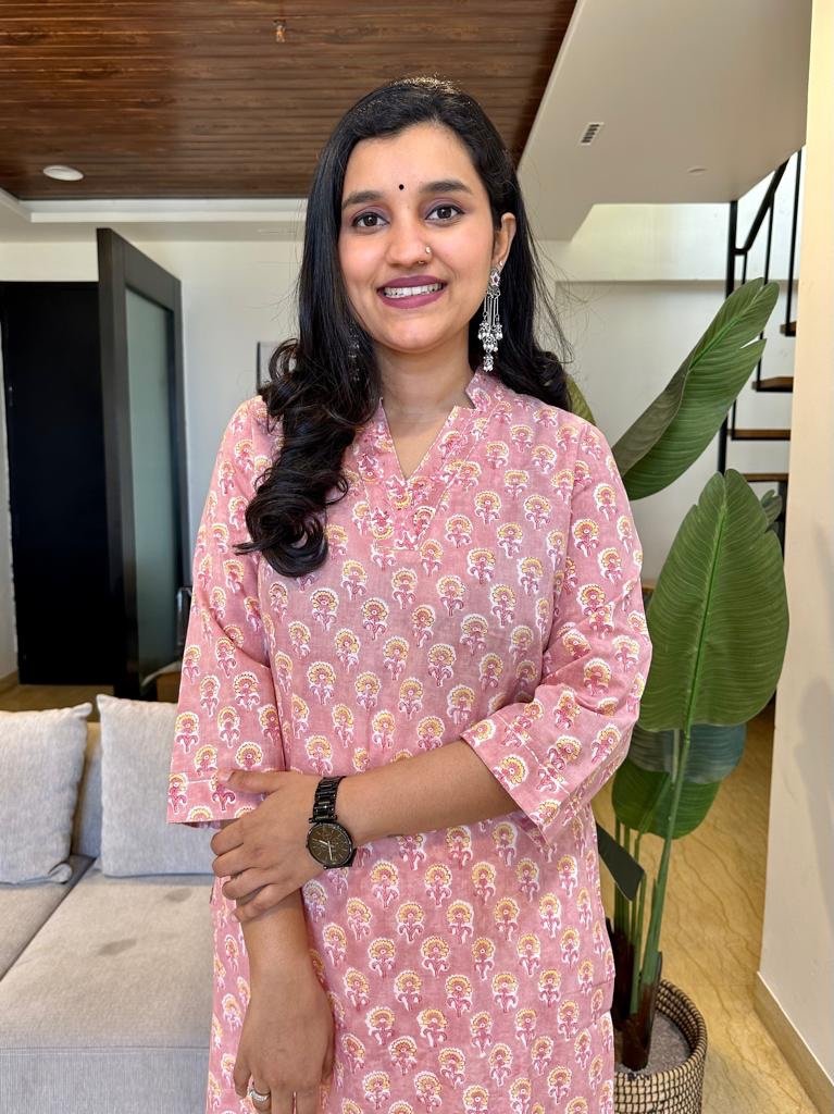 V-Neck Twist Kurta- Pink Booti - Image 2