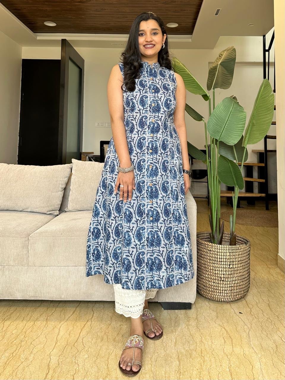 Cotton A-line Sleeveless Kurta- Indigo Paisley - Image 3