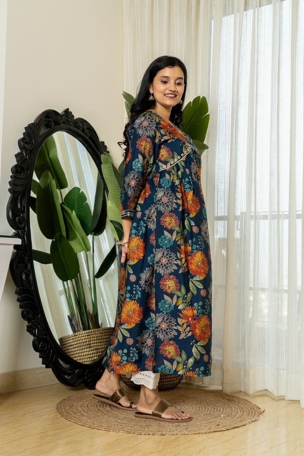 Muslin Alia Kurta- Dark blue Floral - Image 3