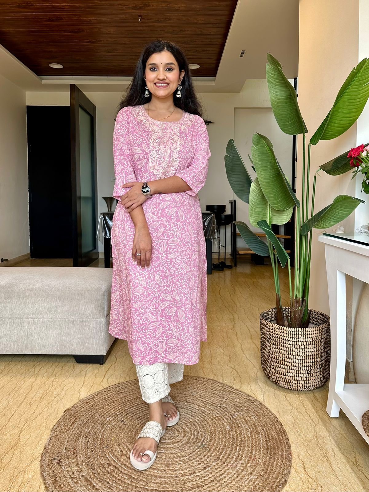 Sara Embroidered Cotton Kurta - Image 3