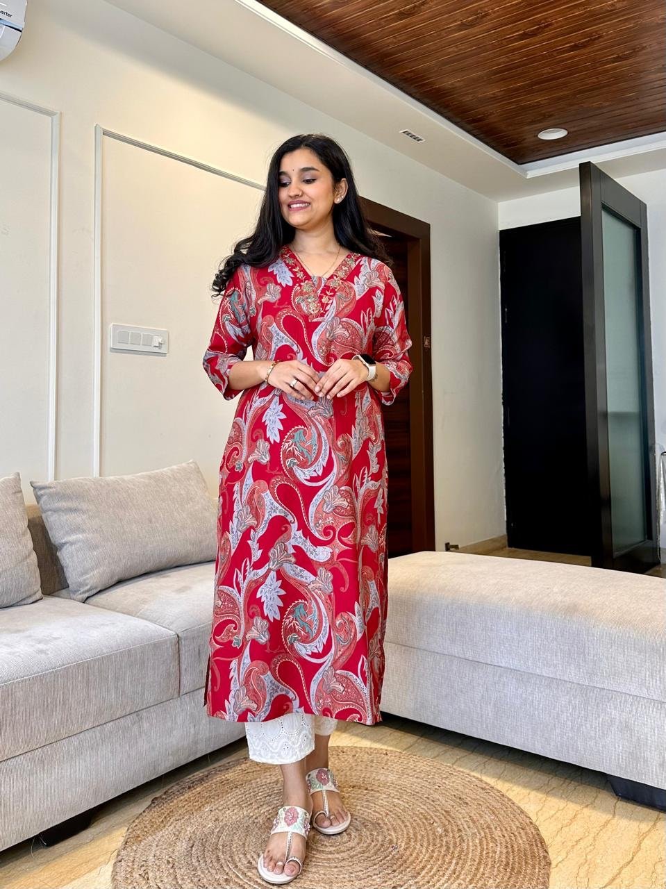 Vara Printed Muslin Silk Kurta- Red - Image 2