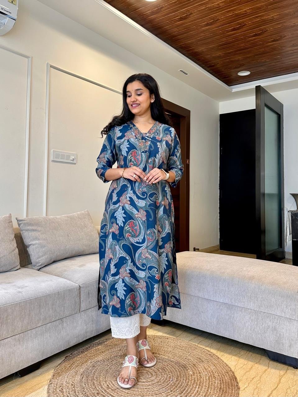 Vara Printed Muslin Silk Kurta- Blue - Image 2
