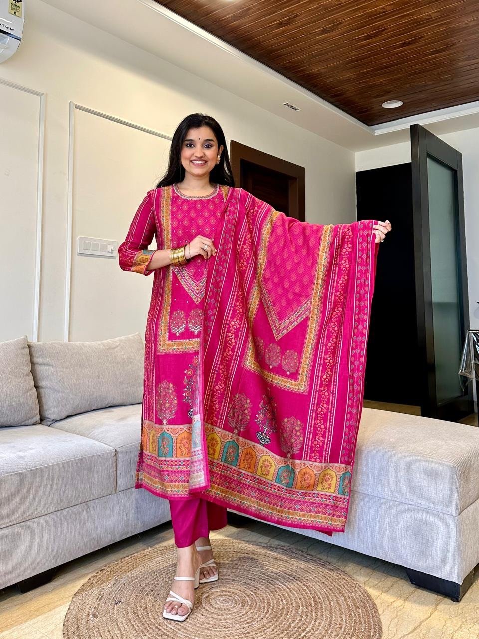 Seerat Crepe Printed Suit- Pink - Image 4