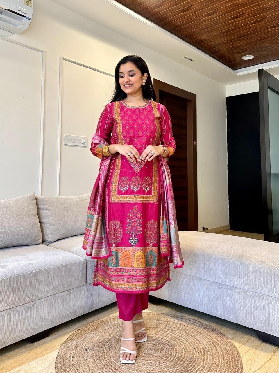 Seerat Crepe Printed Suit- Pink - Image 2