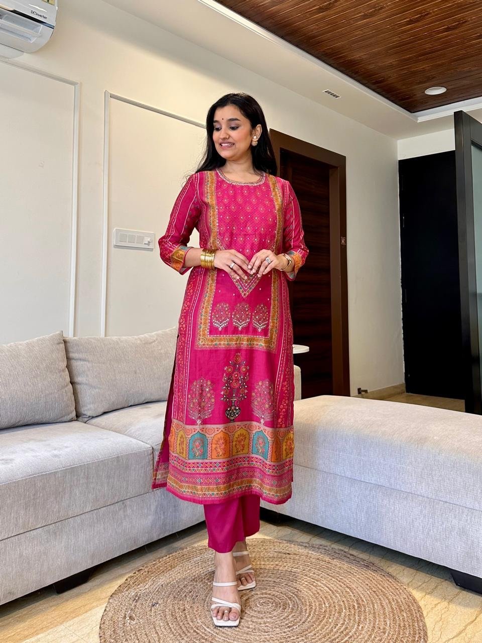 Seerat Crepe Printed Suit- Pink - Image 5