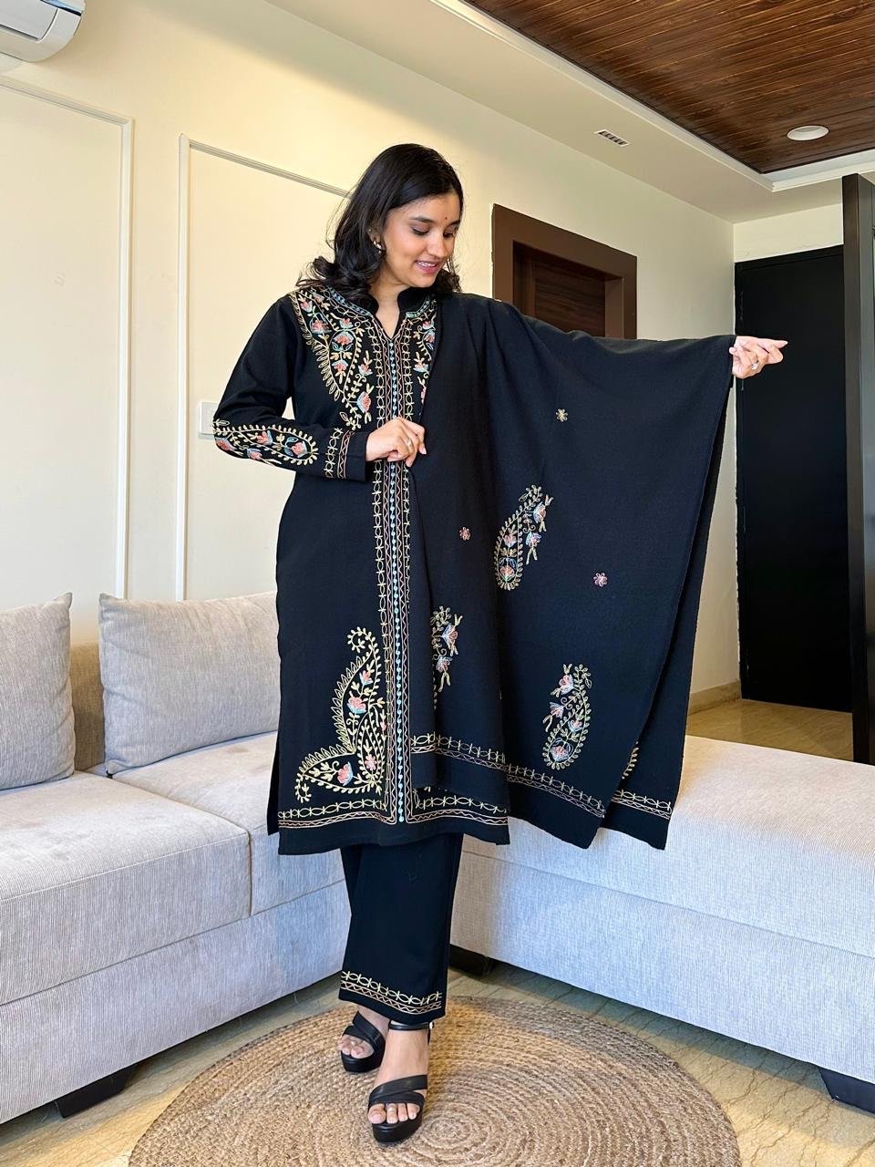 Saaya Woollen Luxe Embroidered Set- Black - Image 4