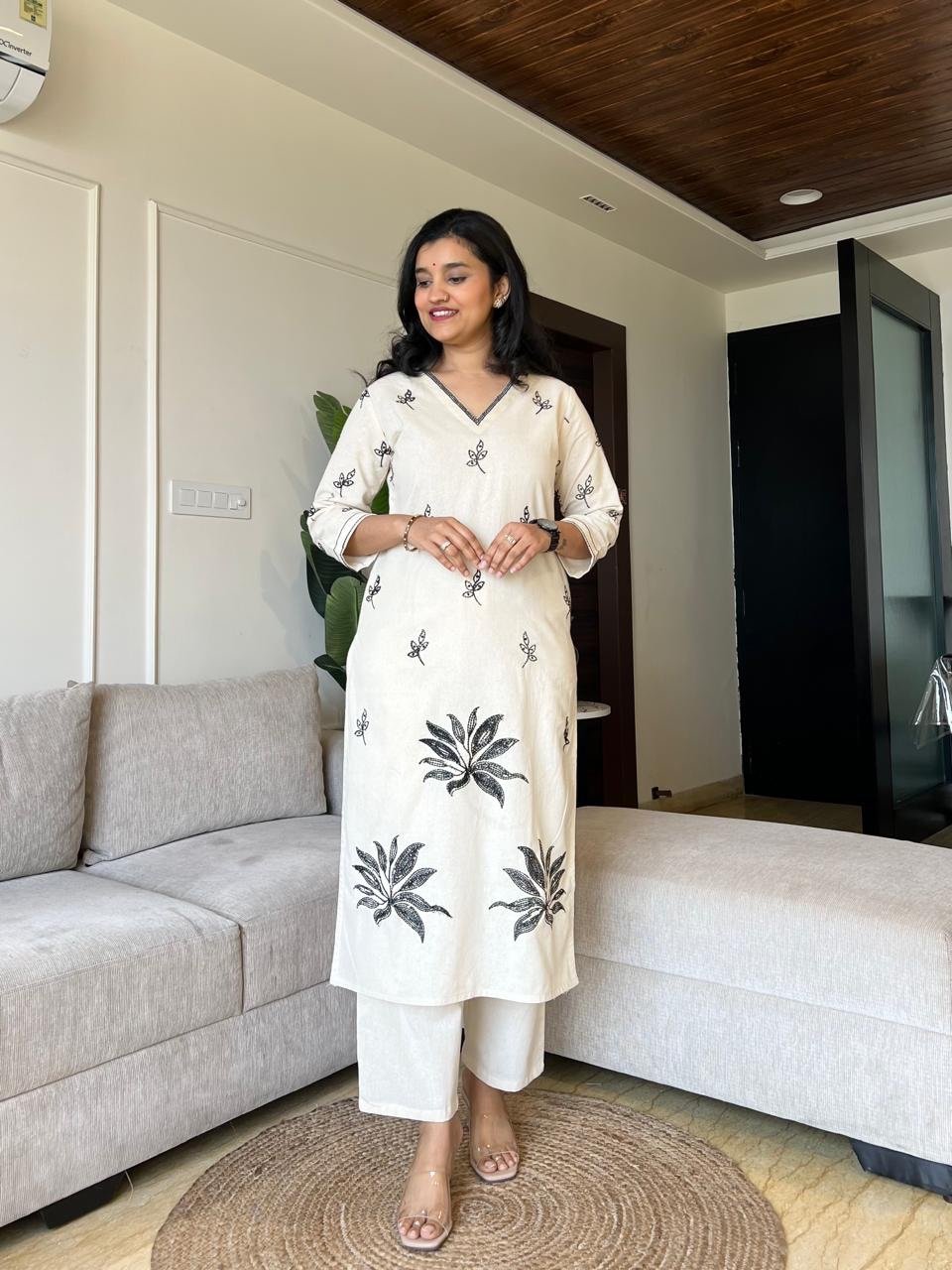 Sutra Minimal Embroidery Pant Set - Image 3