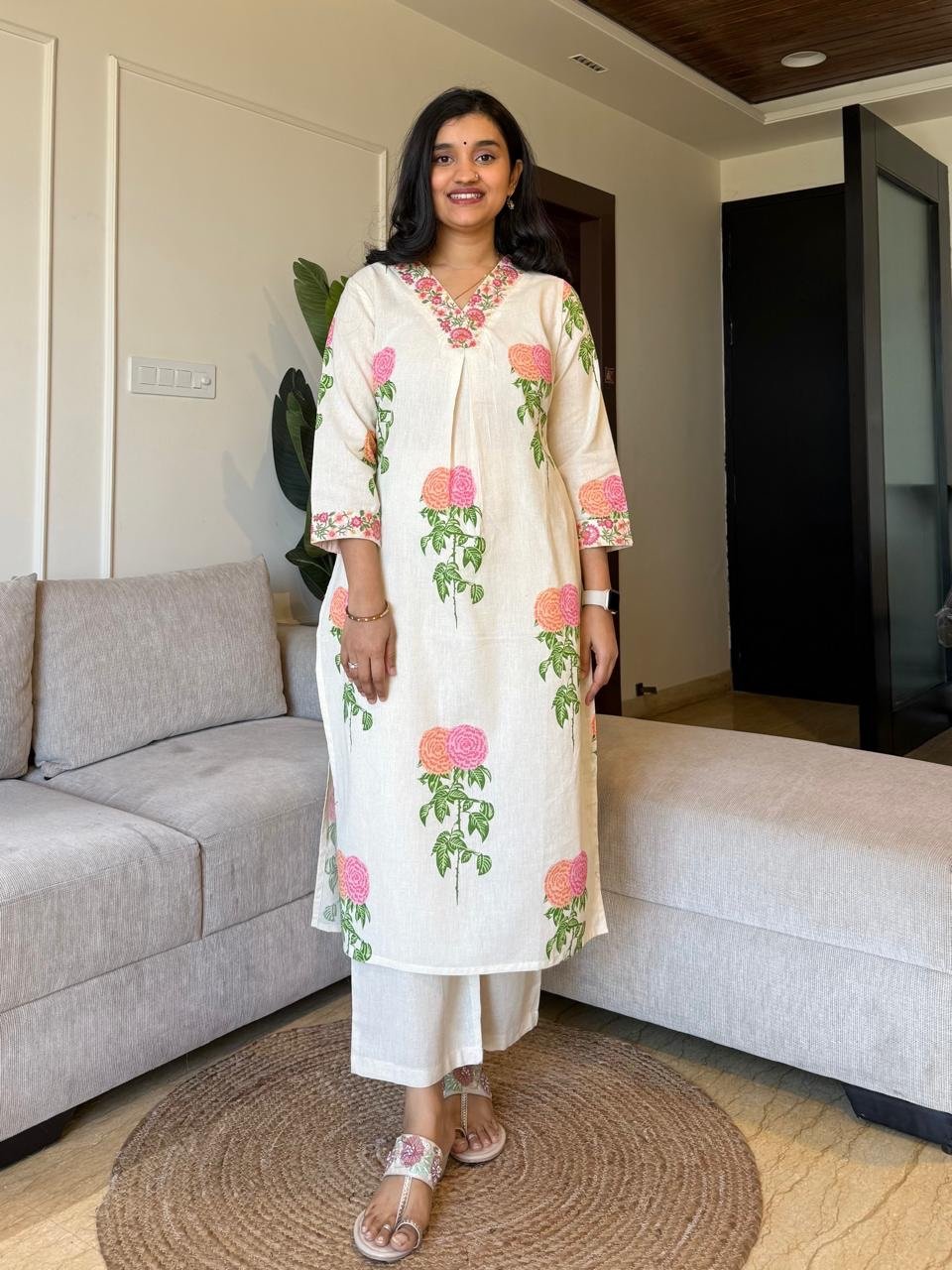 Veena Embroidered Floral Set- Pink