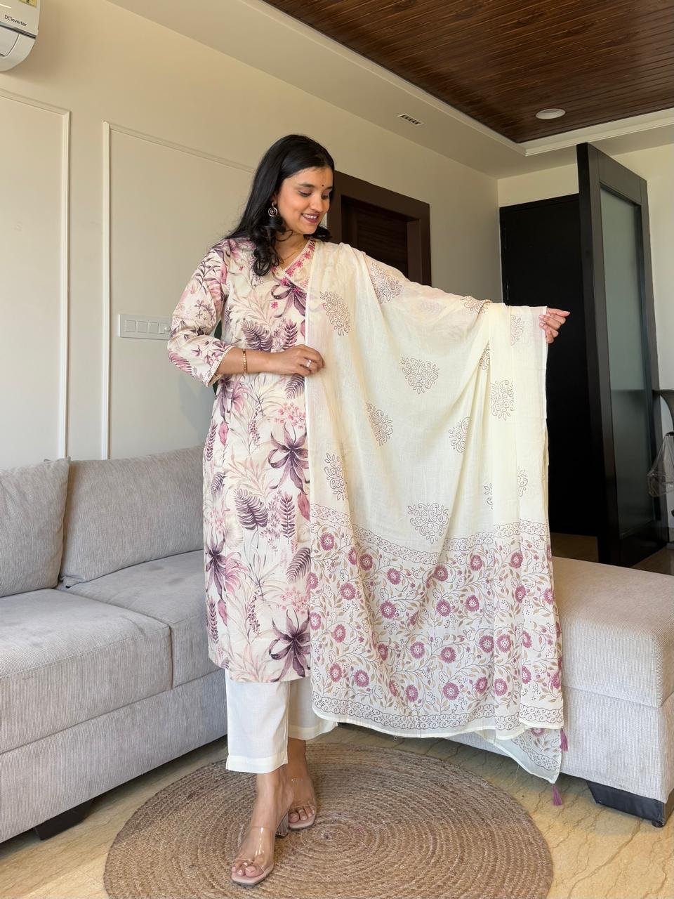 Ishara Off White Floral Set- Pink - Image 5
