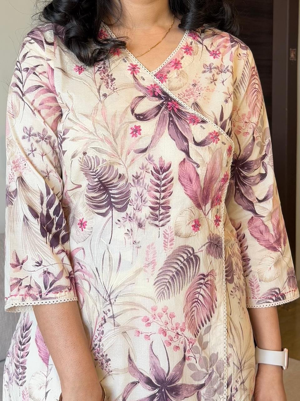 Ishara Off White Floral Set- Pink - Image 3