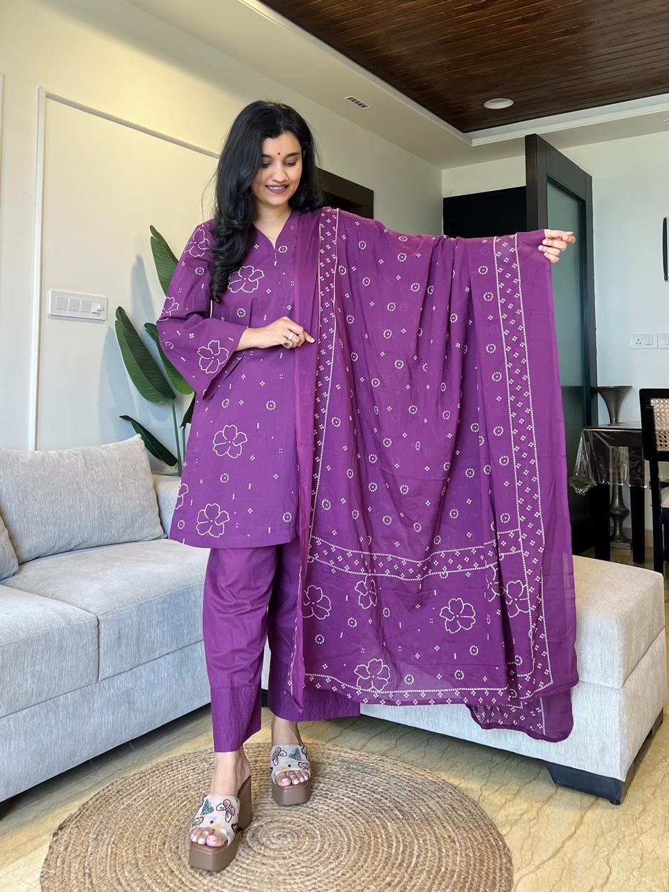 Meeta Bandhej Farshi Salwar Suit- Purple - Image 4