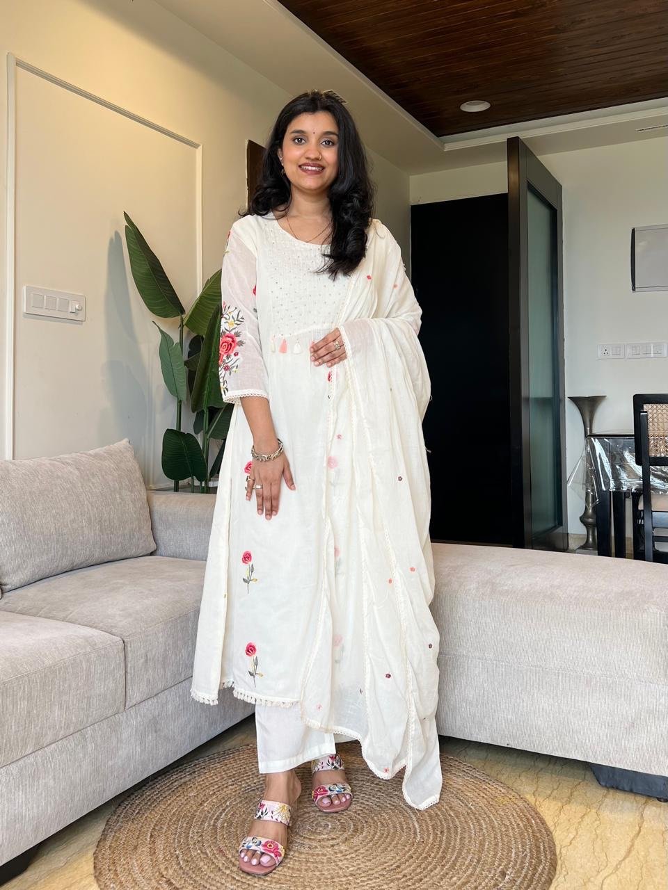 Zubeda Mulmul Embroidered Set