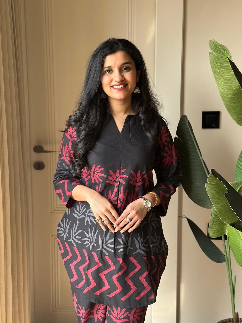 Reema Black Printed Coord Set- V Neck - Image 5