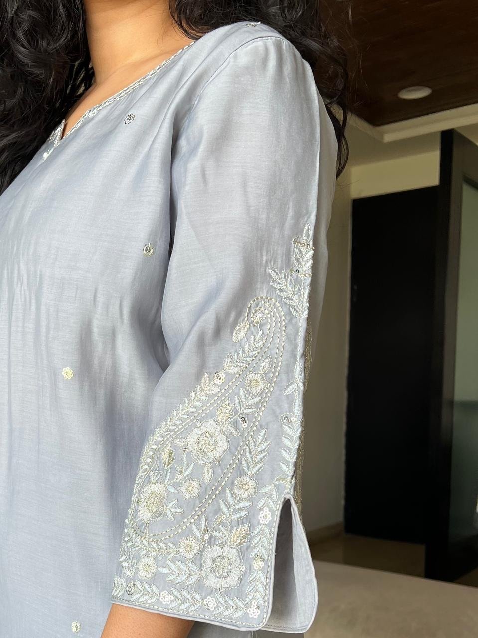 Shavya Mul Chanderi Embroidered Set- Soft Grey - Image 5