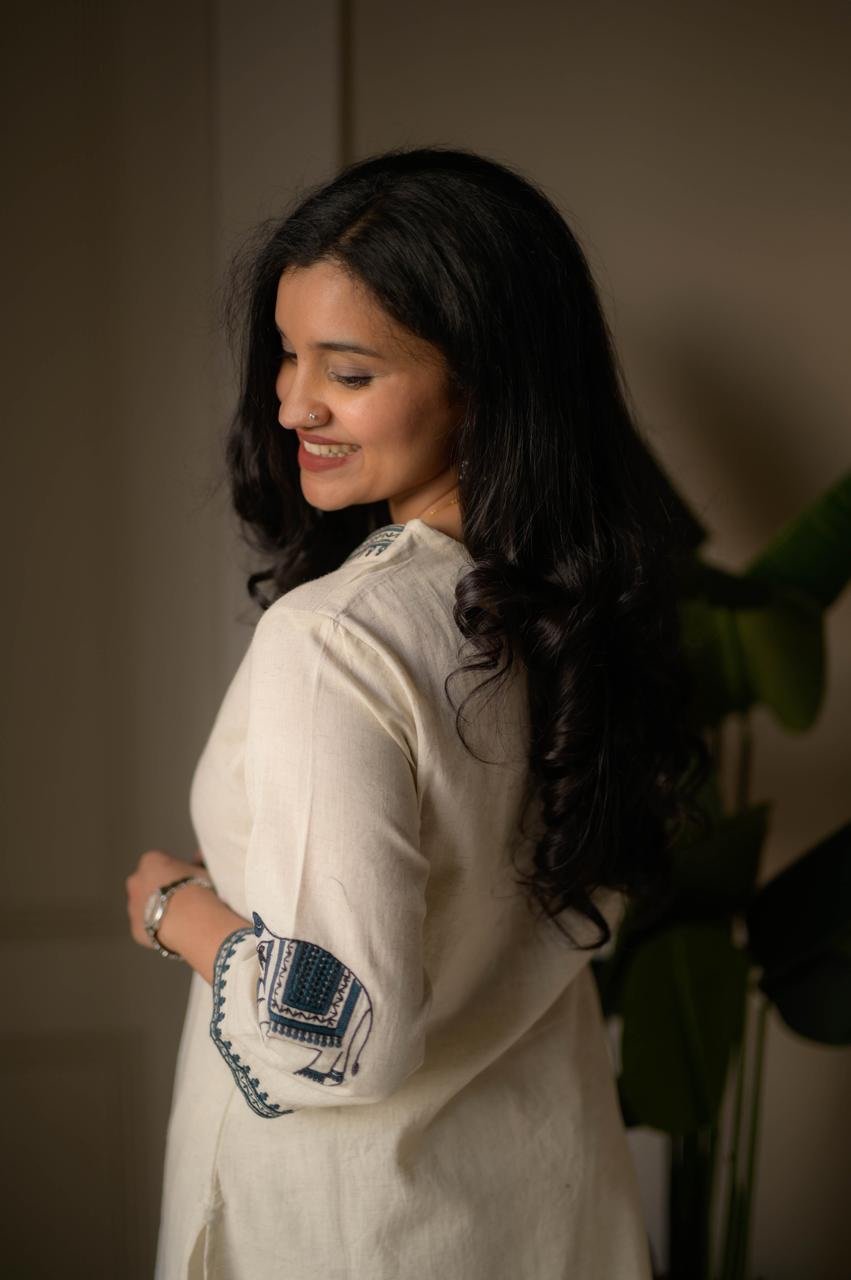 Shiya Embroidered Cotton Set- Off White Blue - Image 4