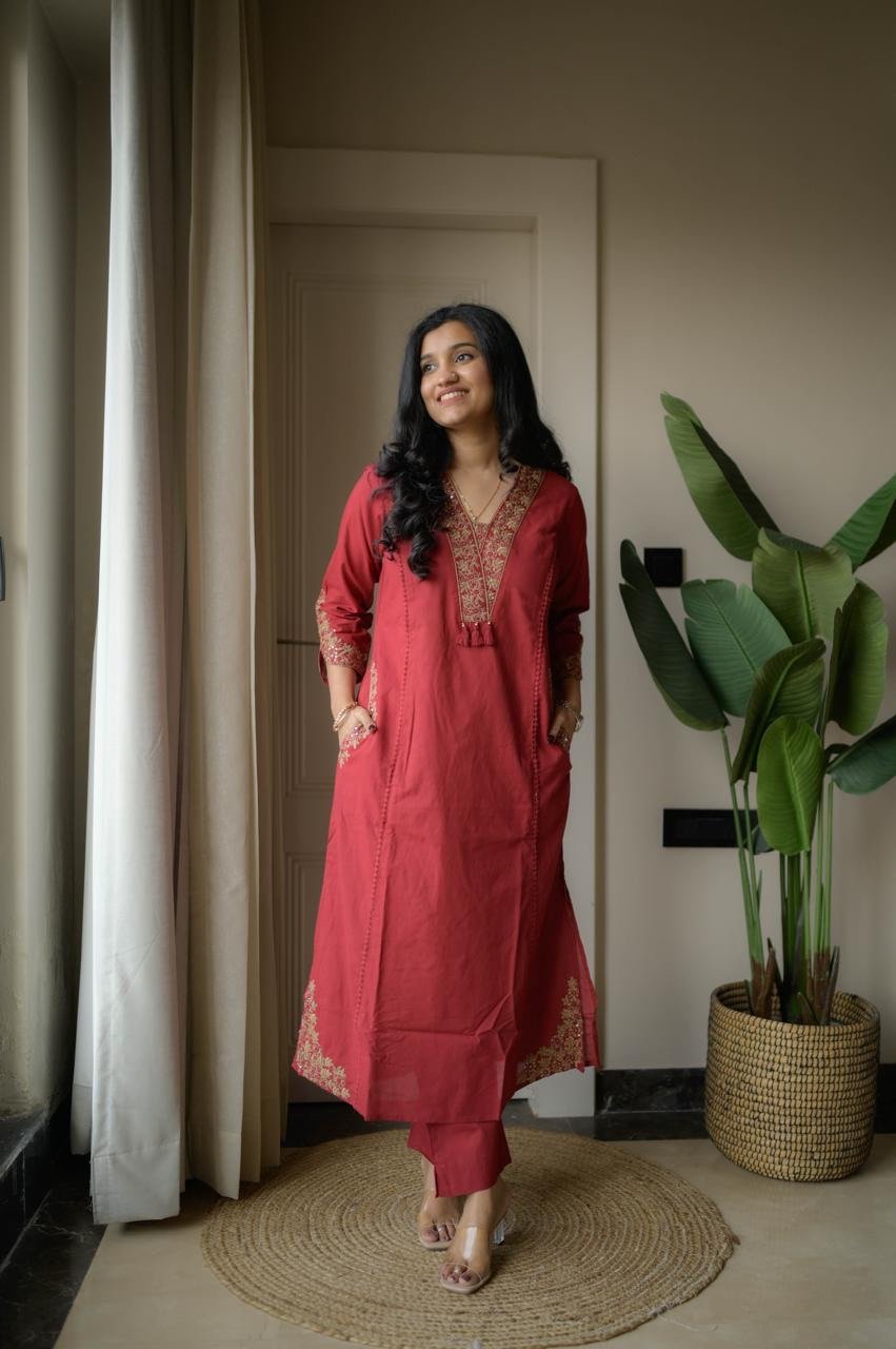 Shimmy Embroidered Premium Set- Red - Image 3