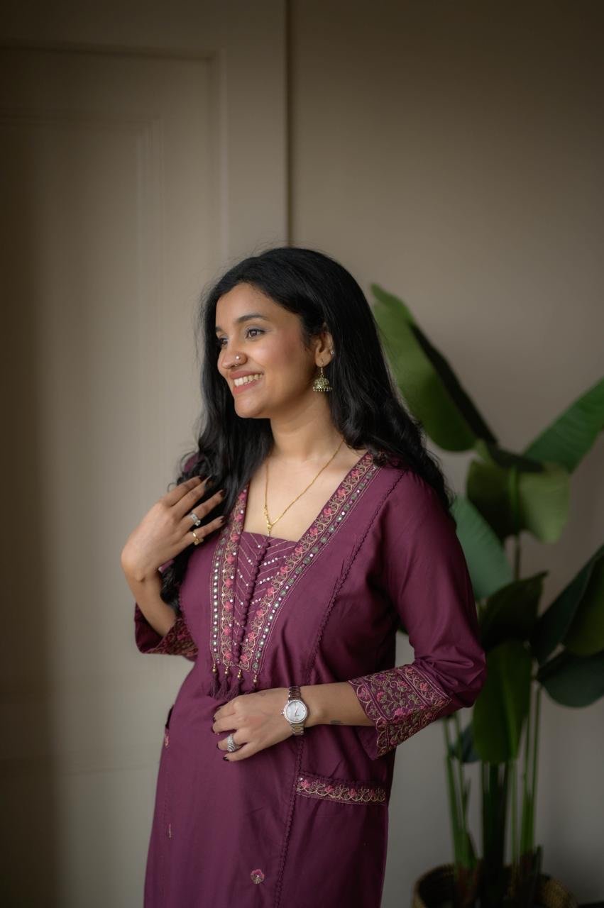 Shimmy Embroidered Premium Set- Wine - Image 2