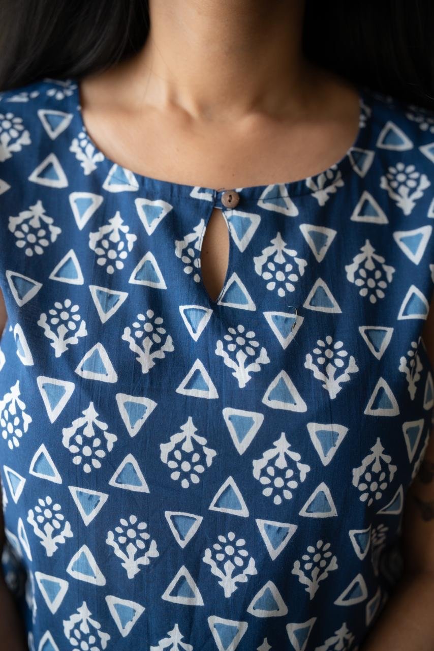 Lily Sleeveless Cotton Top- Indigo - Image 6